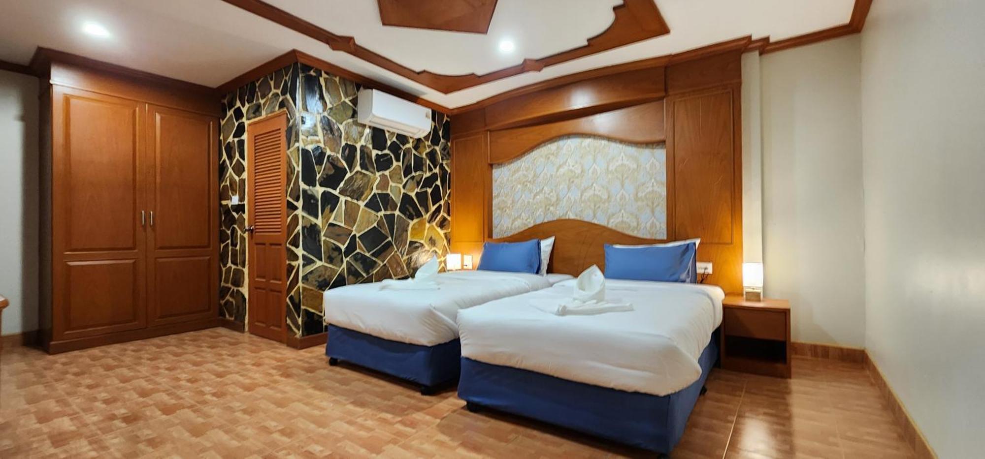 Arya Suites Patong Beach Esterno foto