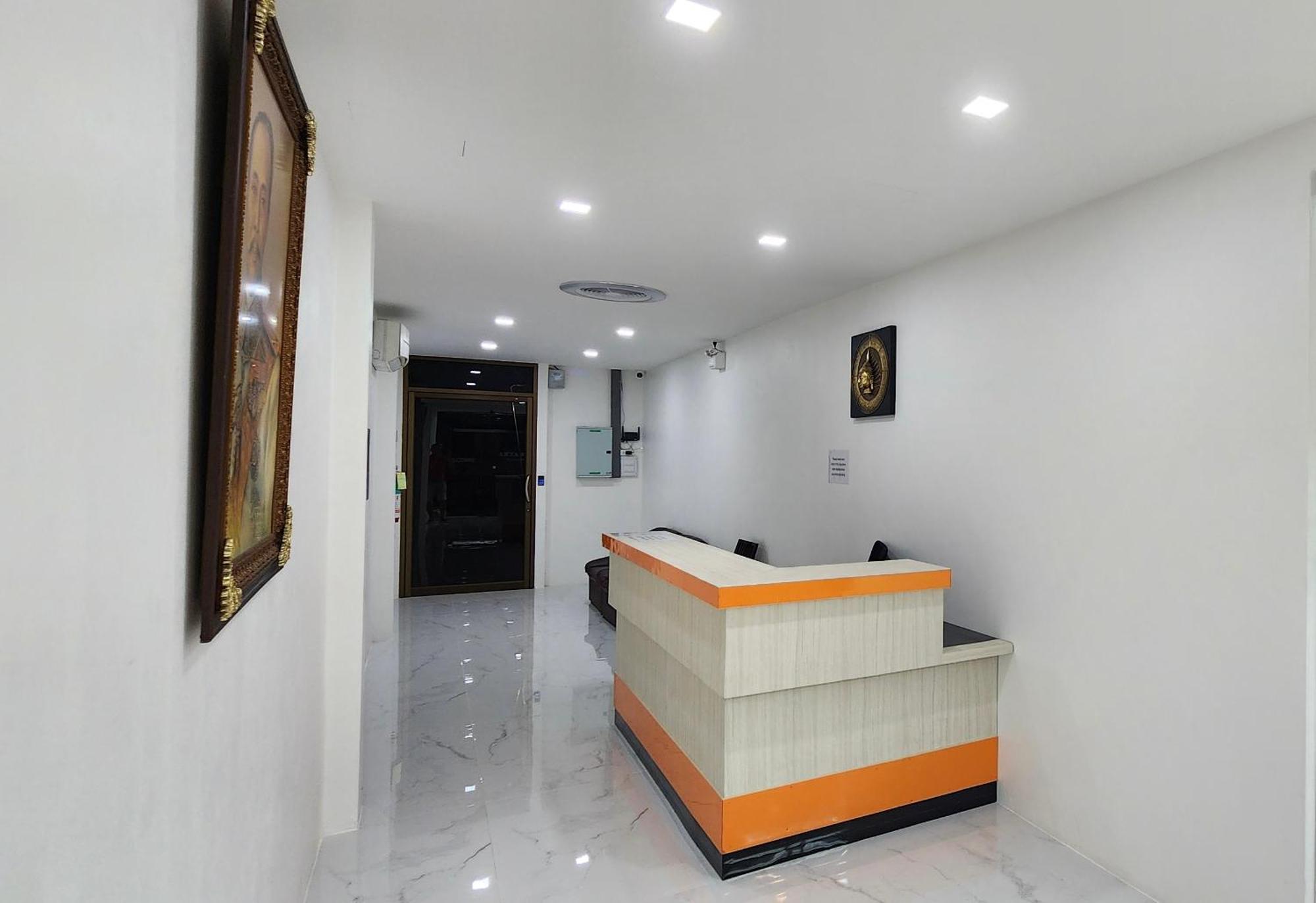 Arya Suites Patong Beach Esterno foto